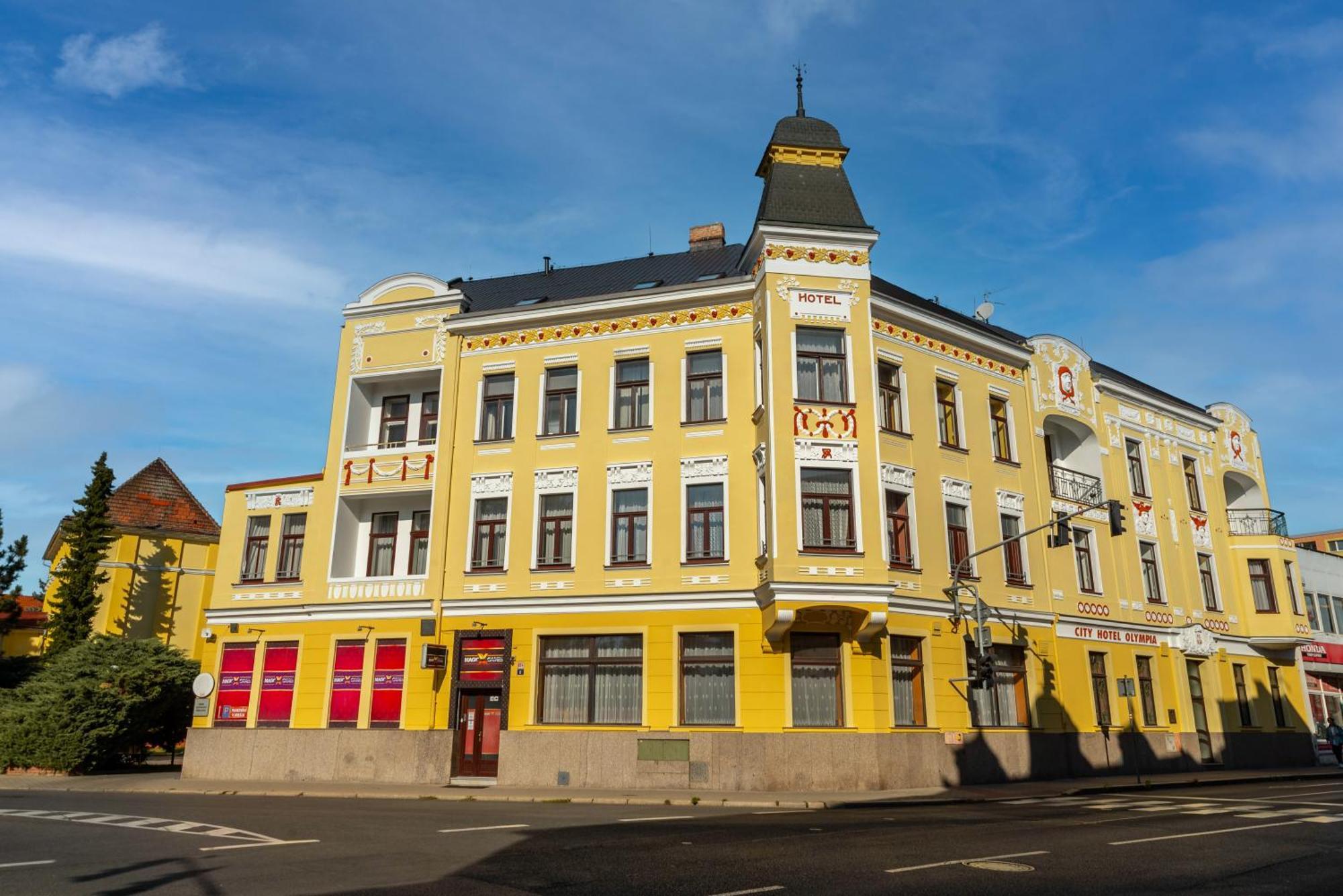 Hotel Olympia Чеська Липа Екстер'єр фото