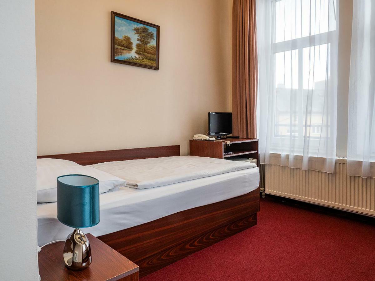 Hotel Olympia Чеська Липа Екстер'єр фото